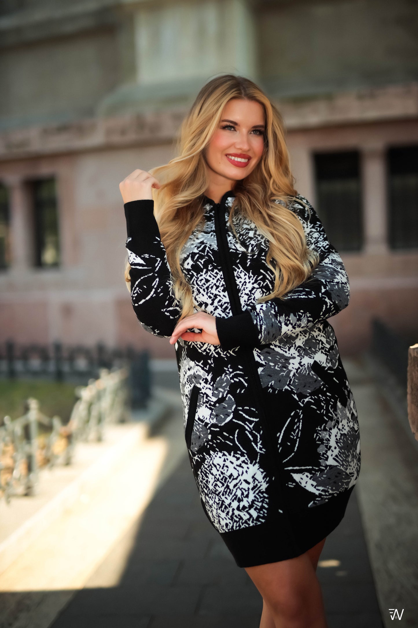 FANNI Women's Hooded Knitted Winter Coat with Zipper and Pockets - Lightweight Long Coat for Cold Weather