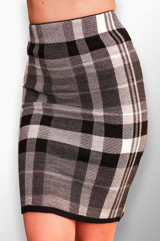 BLANKA Plaid Skirt for Women - High-Waist, Knee-Length, Classic Checkered Design