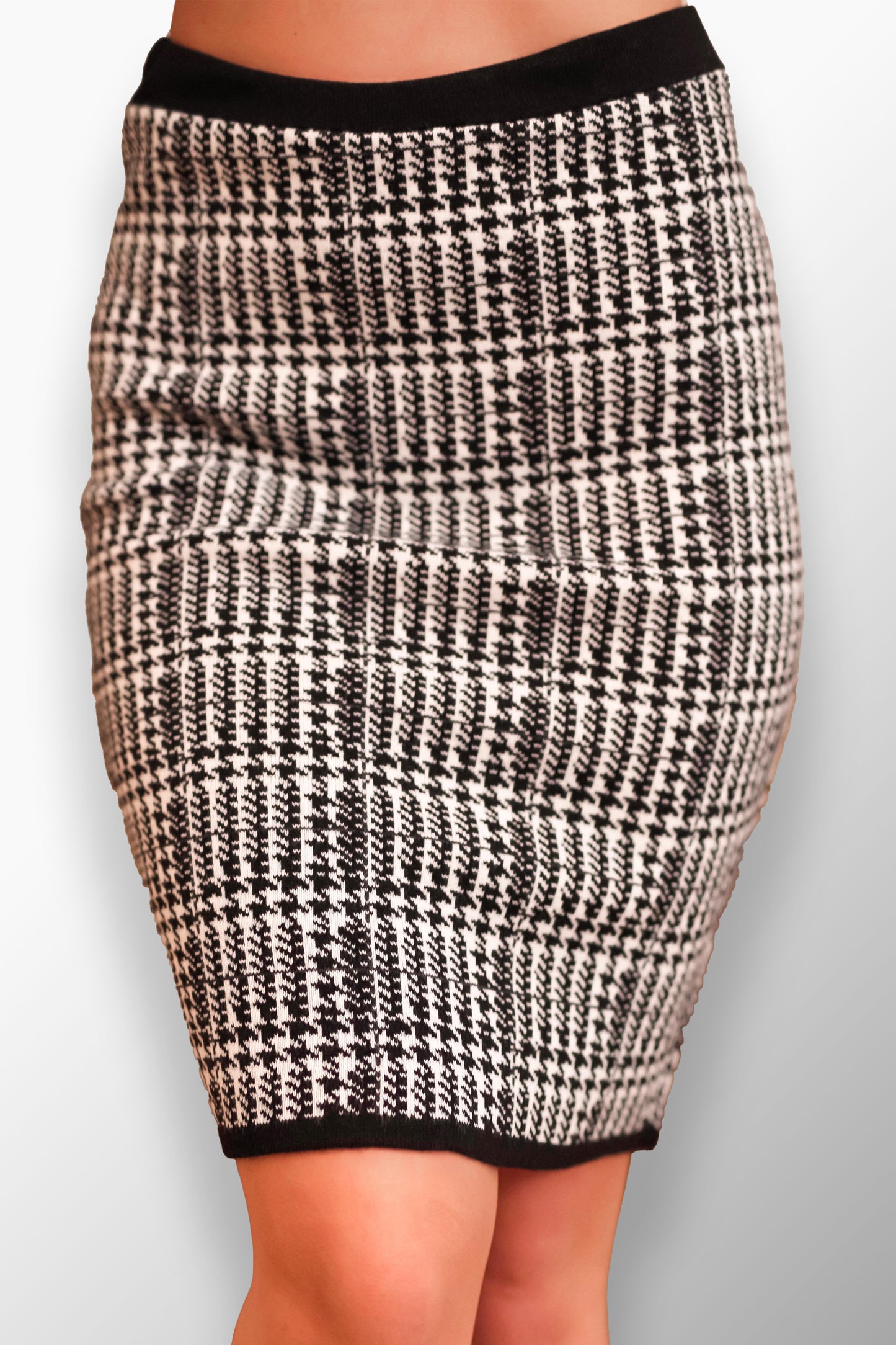 DONATA Plaid Skirt for Women - High-Waist, Knee-Length, Classic Checkered Design